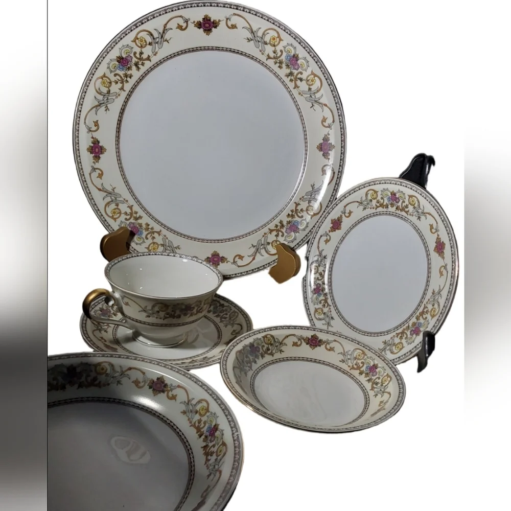 vintage Royal Embassy‎ Wheeling 5-piece china place setting